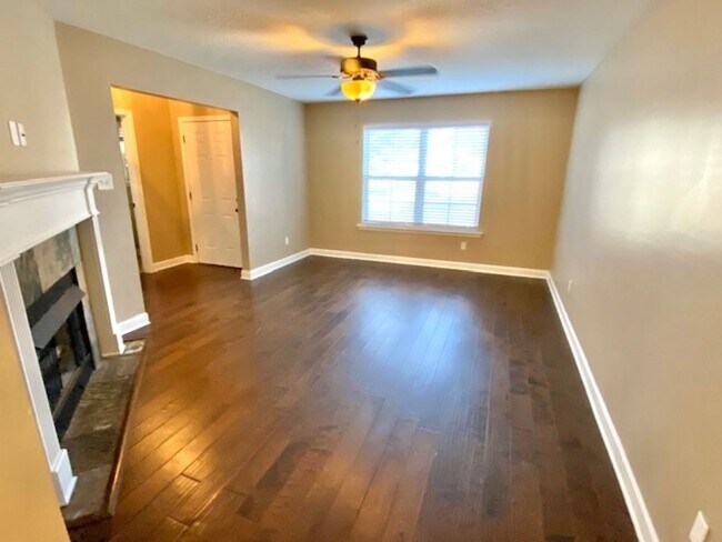 Photo - RidgeLaurelTerrace5307 Apartment Unit 1