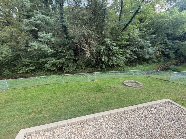 648 Waverly Rd
