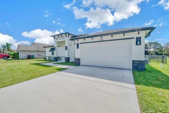 Photo - 912 SW Bellevue Ave