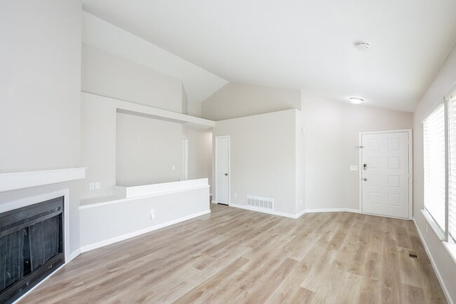 Photo - 7165 Routt St