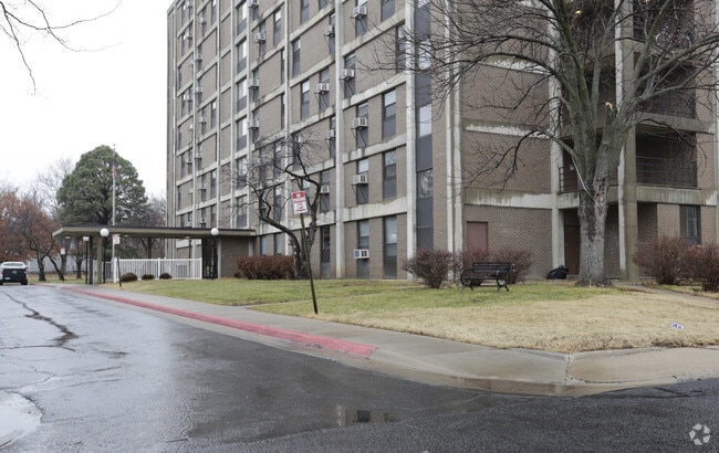Photo - Polk Plaza