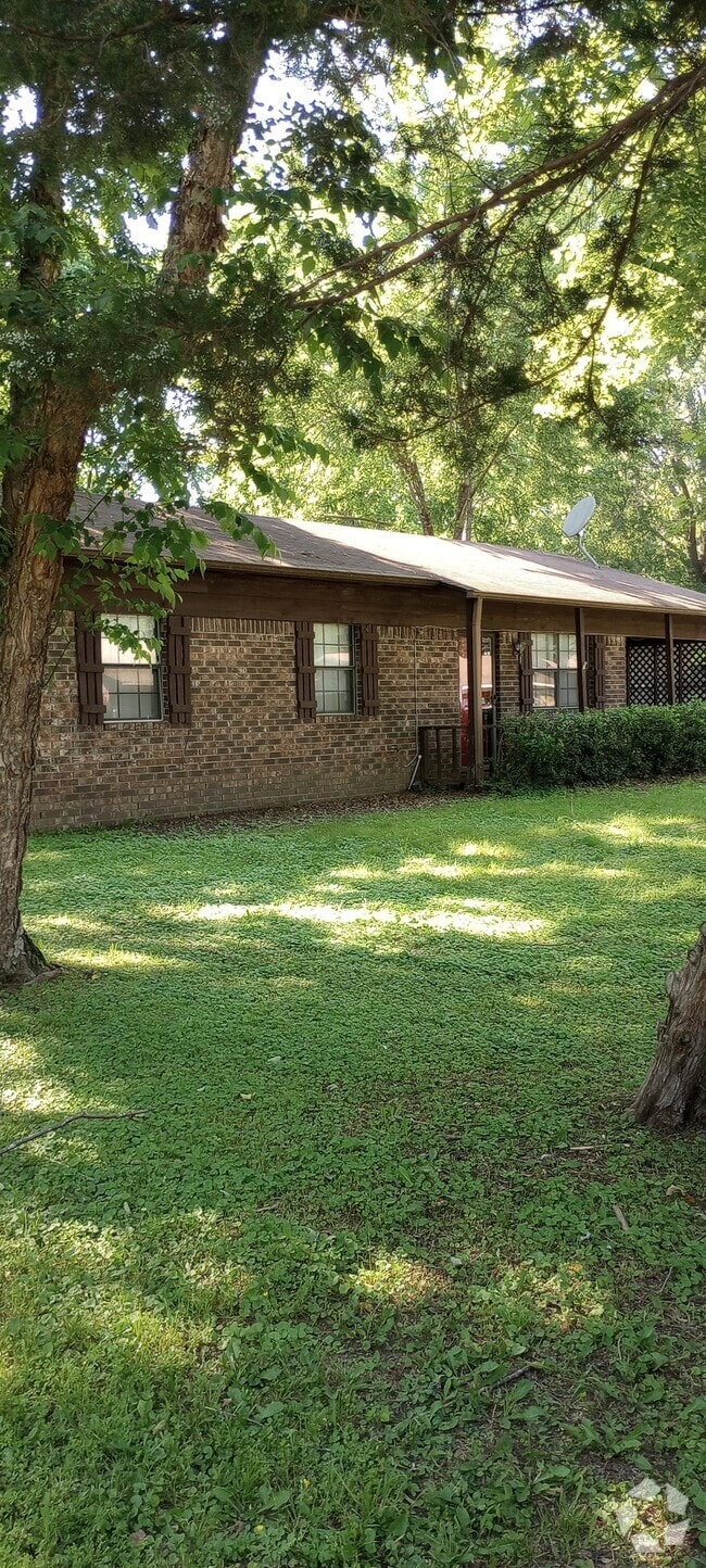 Building Photo - 7 MacArthur Dr Rental