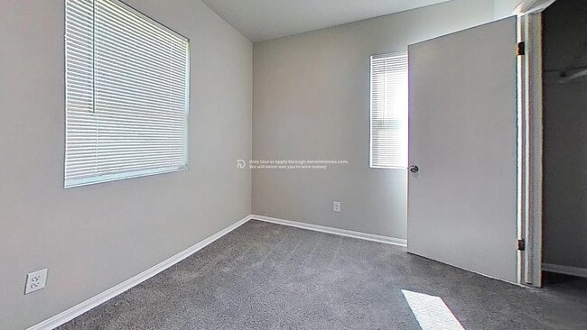 Photo - 417 W 65th Pl N