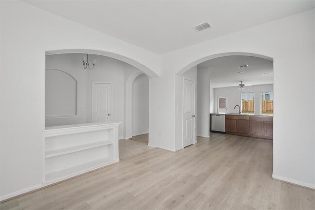 Photo - 315 Diamondleaf Dr