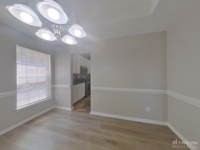 Photo - 175 Walmsley Pl