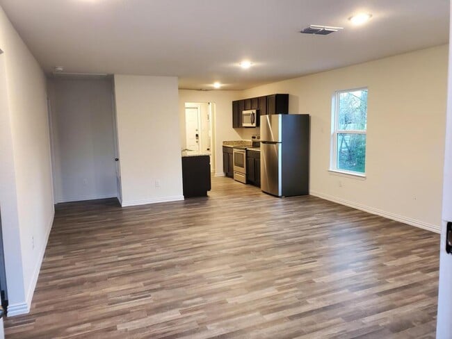 201 S 2nd St