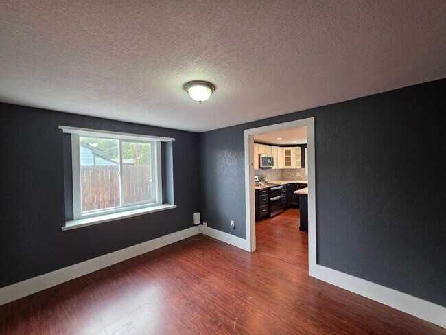 Photo - 417 Cottonwood Dr