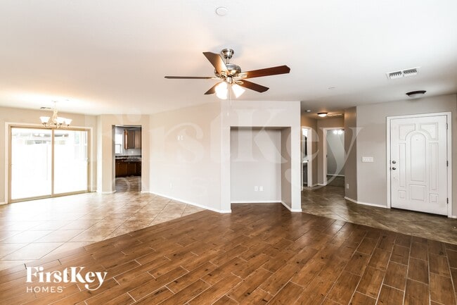 Photo - 3531 E Erie St