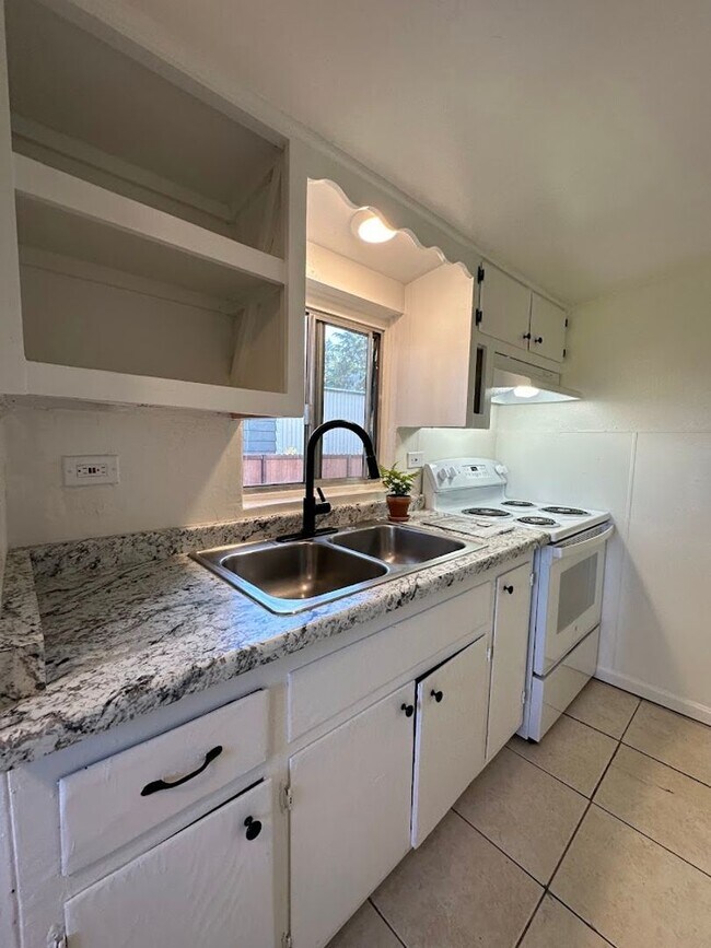 Photo - Charming One Bedroom in the Heart of Red Bluff! Pet Friendly!