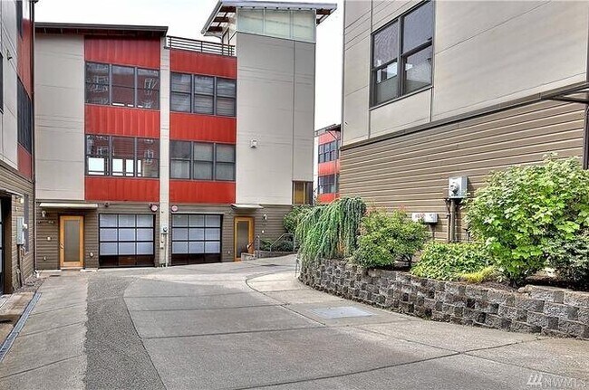 Photo - 416 S 6th Ave