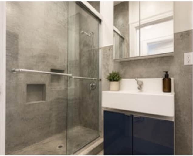 Bathroom - 437 N Spaulding Ave Unit 437