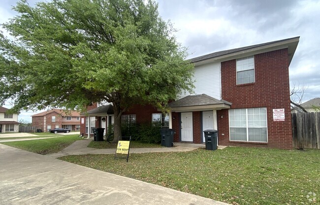 Building Photo - 4200 Deek Dr Unit C Rental