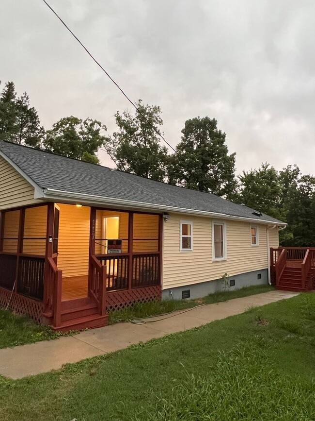 Building Photo - 117 Barbee Rd