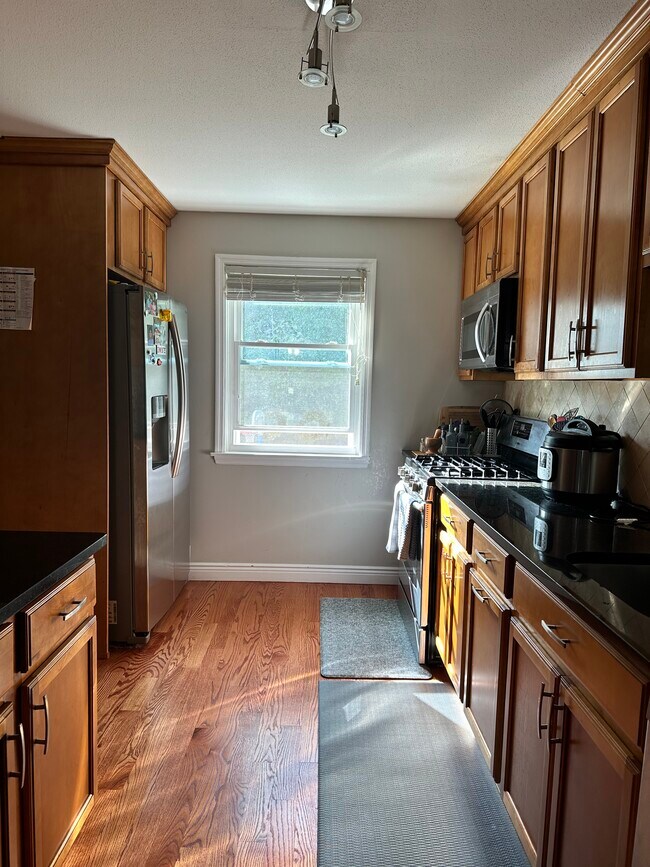 123 Brittany Farms Rd Condo Unit B Condo for Rent in New Britain, CT