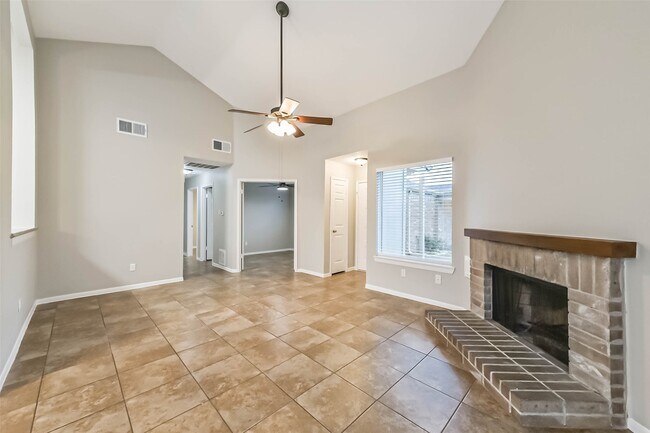 Photo - 18515 Meadows Way Dr