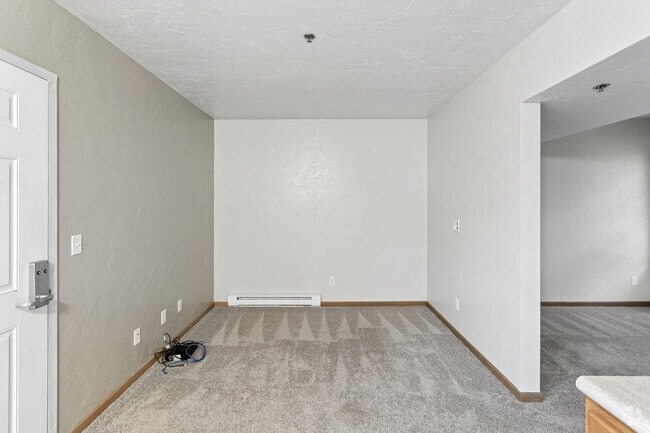1BR, 1BA - North Single Suite - Living Room