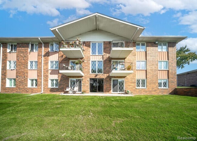 Photo - 54781 Shelby Rd Unit 80