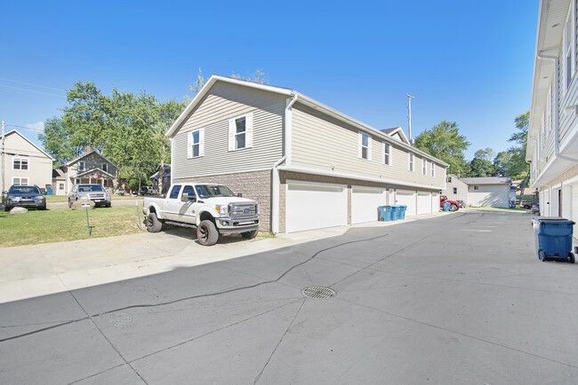 Photo - 2643 Redwood Ave Townhome