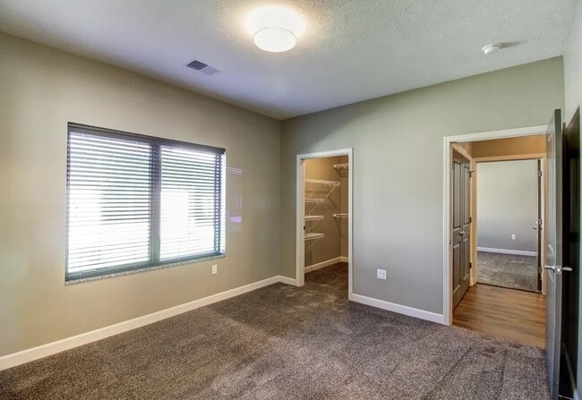 Summit Falls Apartments & Townhomes