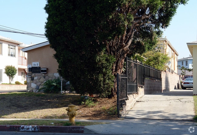 Photo - 217 E Ivy Ave