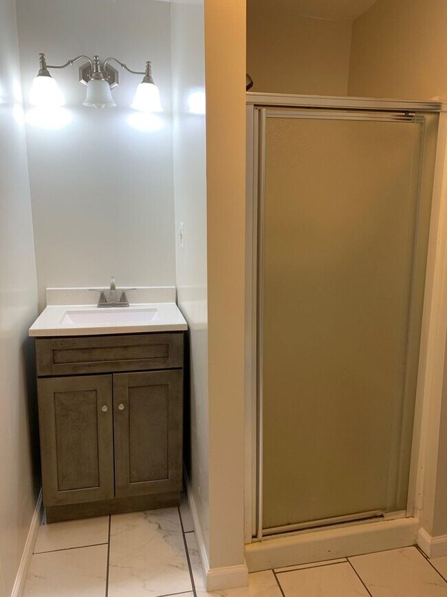 Bathroom 1 - 717 Maryland Ave Unit Upper floors