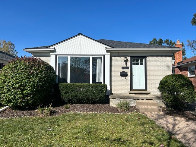 Photo - 52 Elmsford Dr