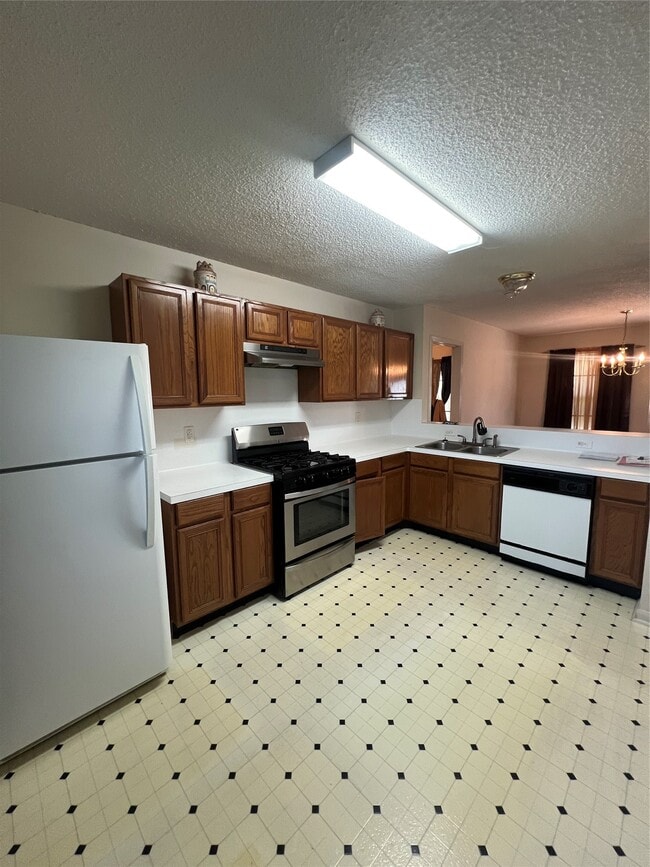 Photo - 4710 Salina St