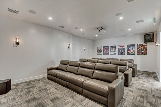 Ridgeline Parkway Apartments