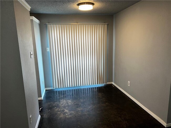 Photo - 617 Greenlawn Blvd