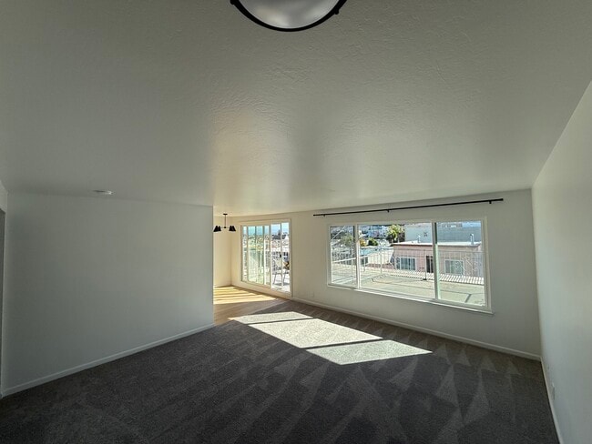 Photo - 750 Bacon St Unidad 2