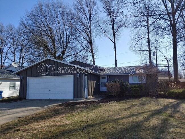 Building Photo - Split level home with updates in Amherst S...