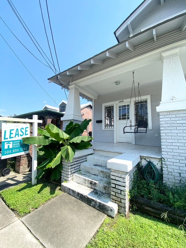 1613-1615 Burdette Street - 1613-1615 Burdette Street Apartment