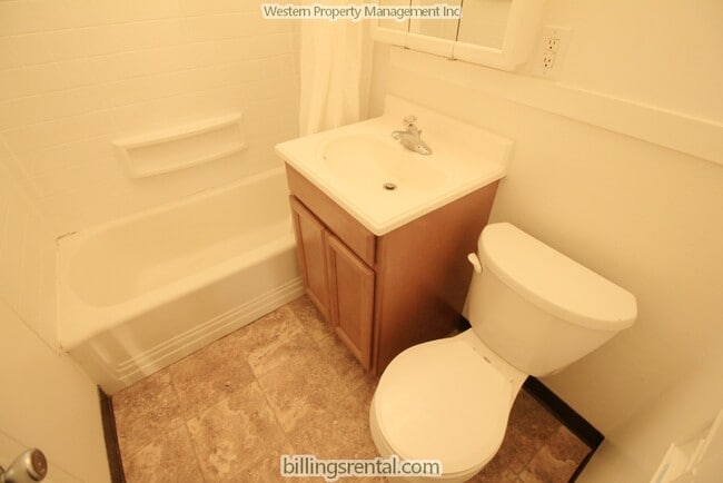 Bathroom - 1047 N 26th St Unit 1047 N 26th St
