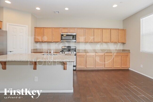 Photo - 7506 Edgartown Harbor St