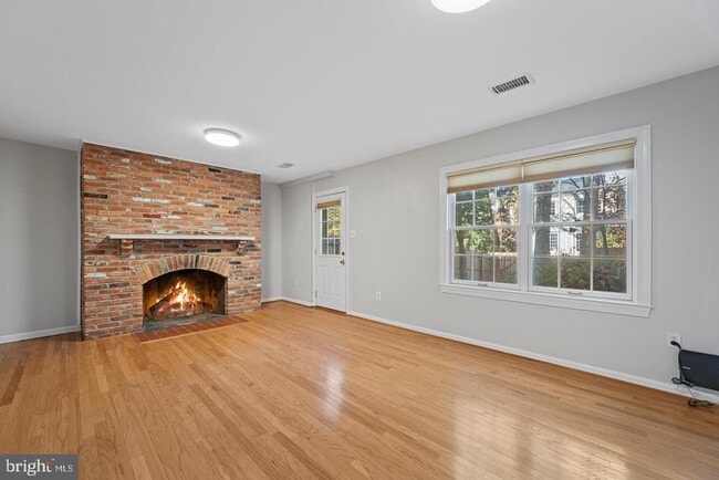 Photo - 1106 Brentfield Dr