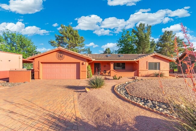 Photo - 105 Chaparral Dr House
