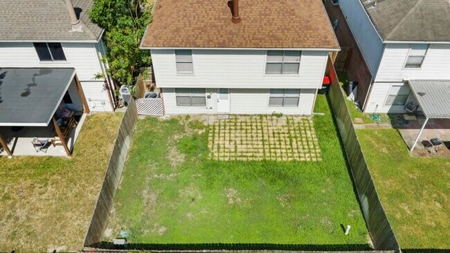 834 Oak W Dr