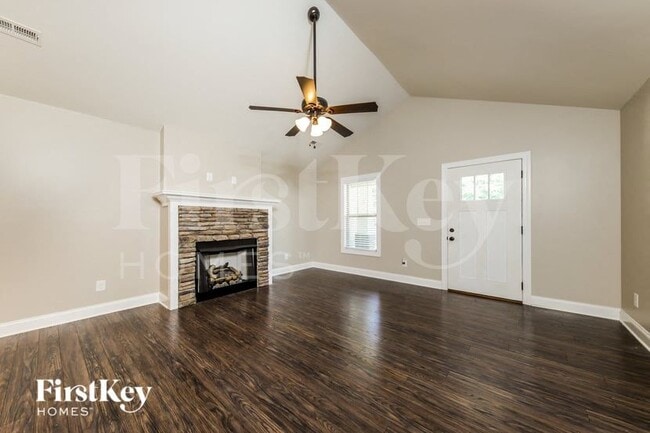 Photo - 621 Dobson St