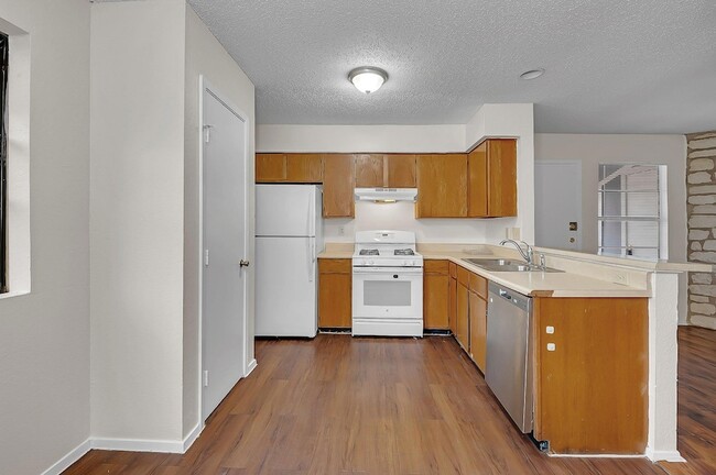 Building Photo - 500 Algerita Dr Unit A Rental