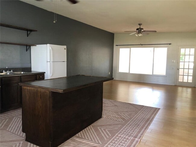 Photo - 3 Lotus Lake Dr