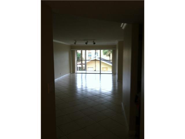 3029 Riverside Dr Unidad 215