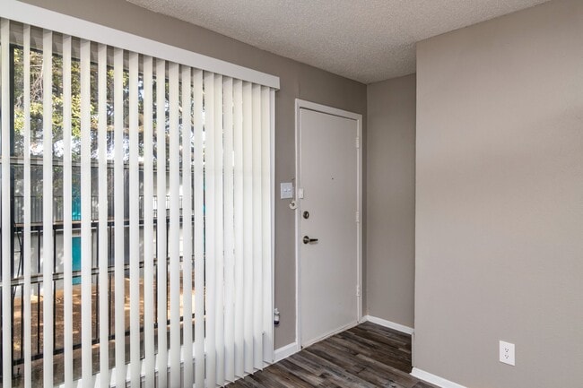 Ridglea Square Apartments