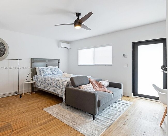 Photo - 740 SW 9th St Unit 2