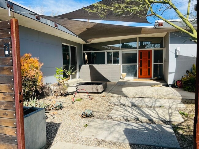 Photo - 5177 Carlingford Ave