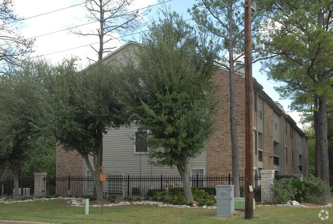 Bayou Oaks Apartments - Bayou Oaks Apartments