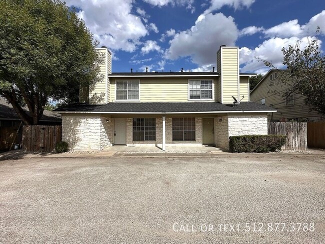 Building Photo - 2203 Creekside Ln Unit A