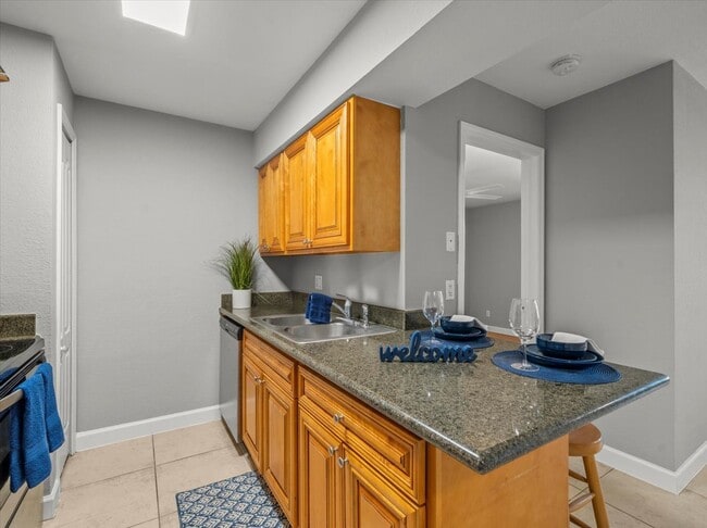 Photo - 230 Thorntree Pl