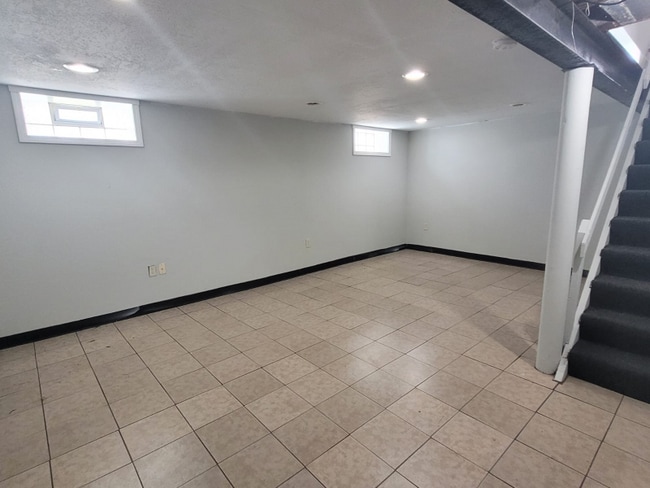 Photo - 3781 Grosvenor Rd