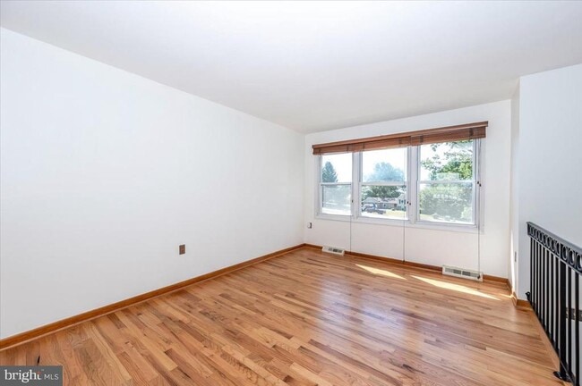 Photo - 11584 Liberty Oak Dr