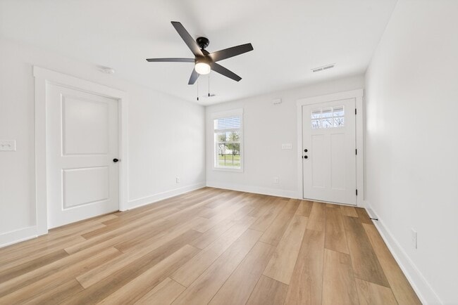 Building Photo - 101 Gibson St Unit B